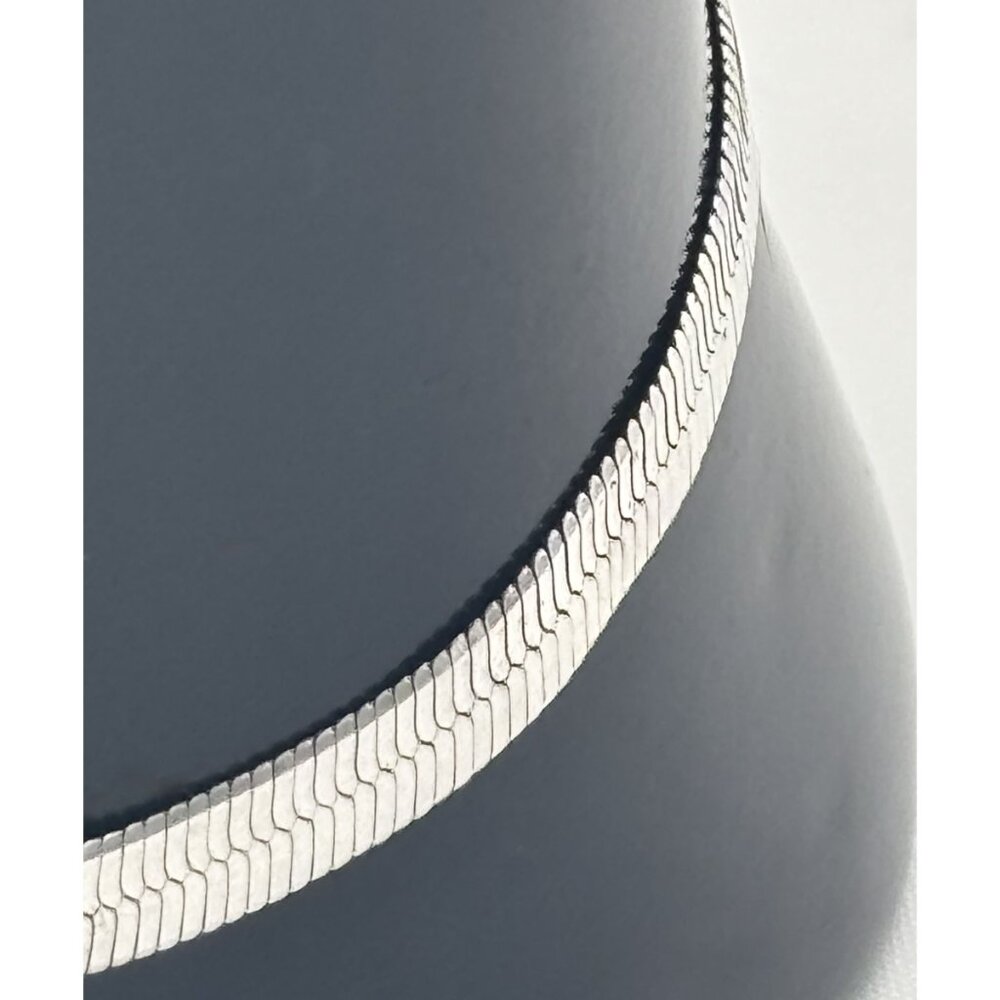 Vintage Sterling Silver Herringbone Bracelet Made in Italy With Maker's Hallmark - Picture 11 of 14